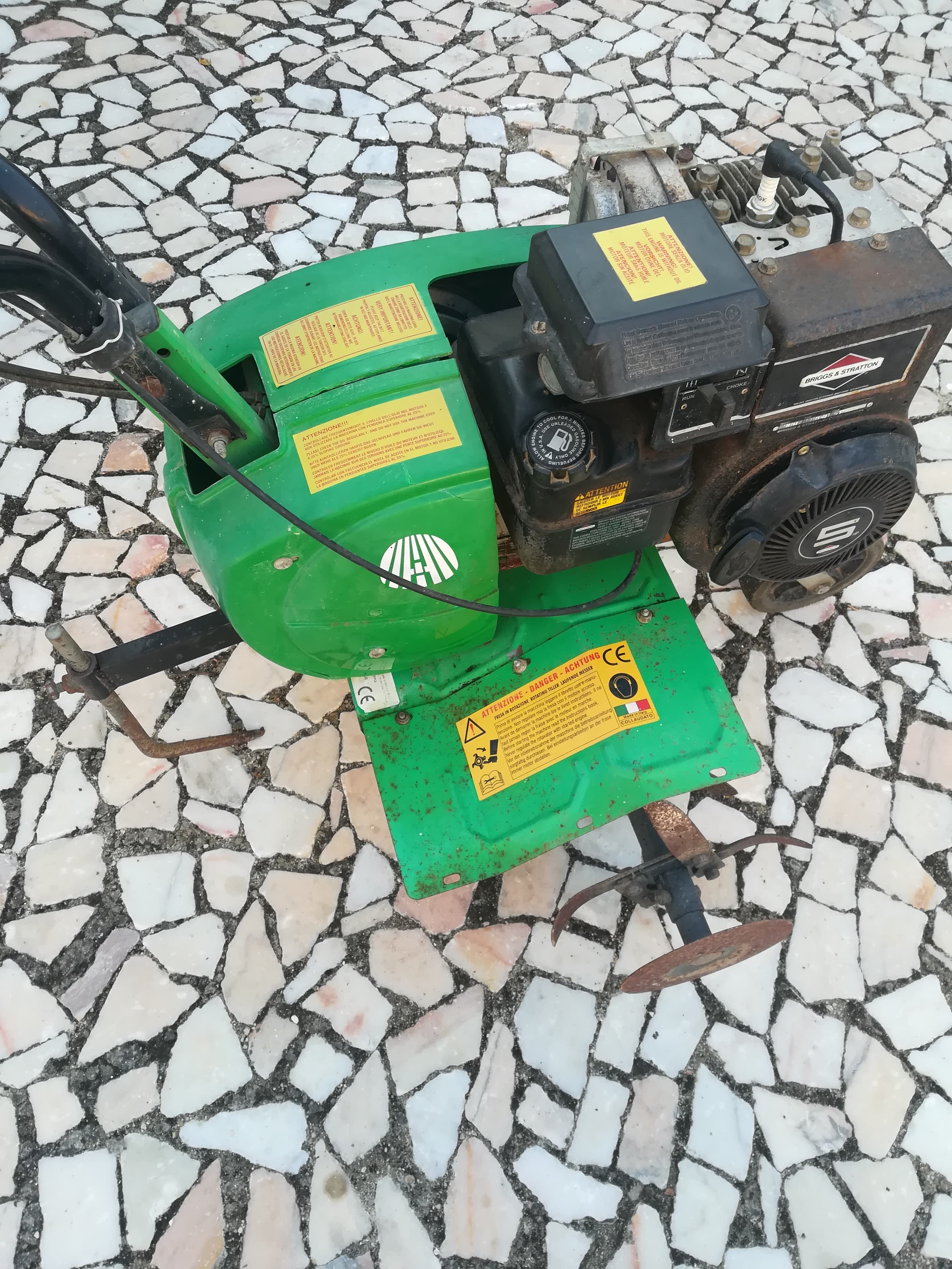 Moto cultivador