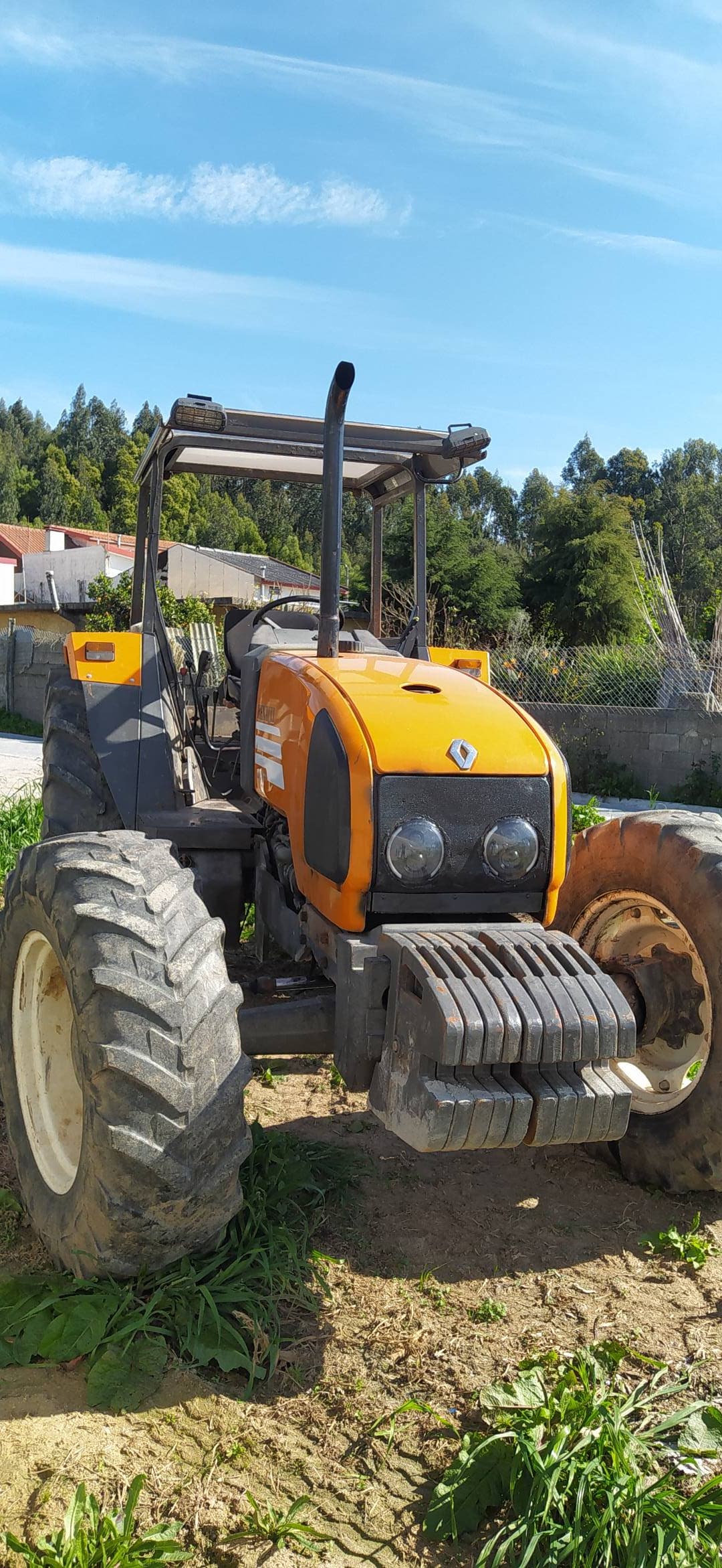 Trator agrícola