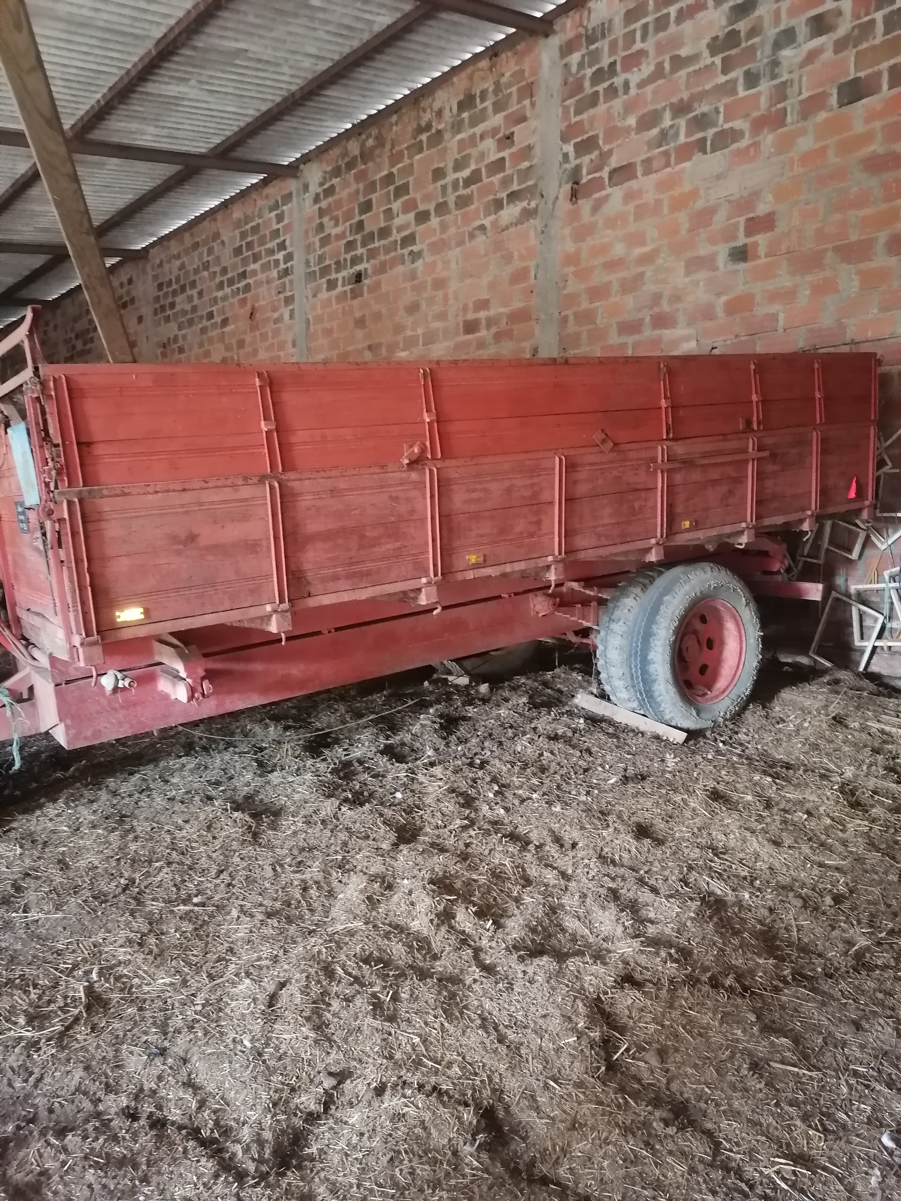 Reboque agrícola 7 ton trivasculante