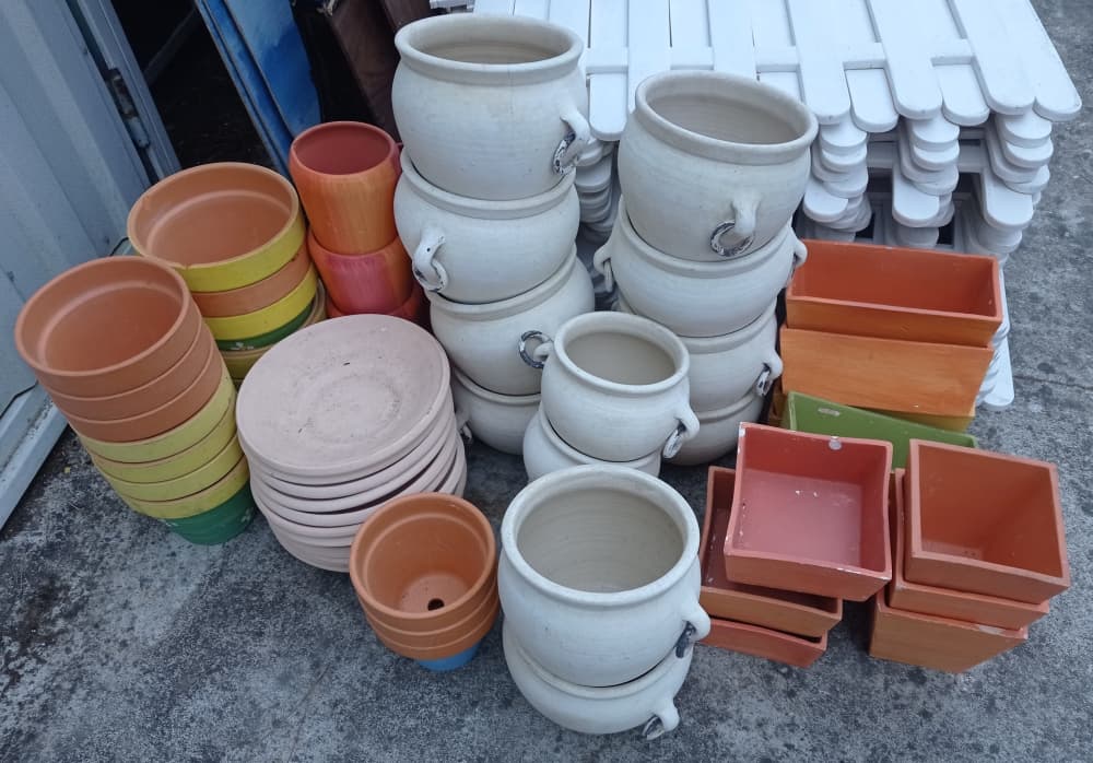 Conjunto de cerâmicas muito decorativas