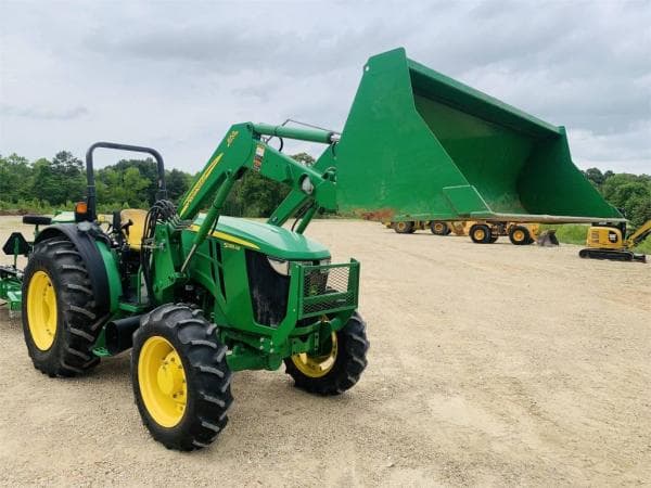 Trator JOHN DEERE 5085M