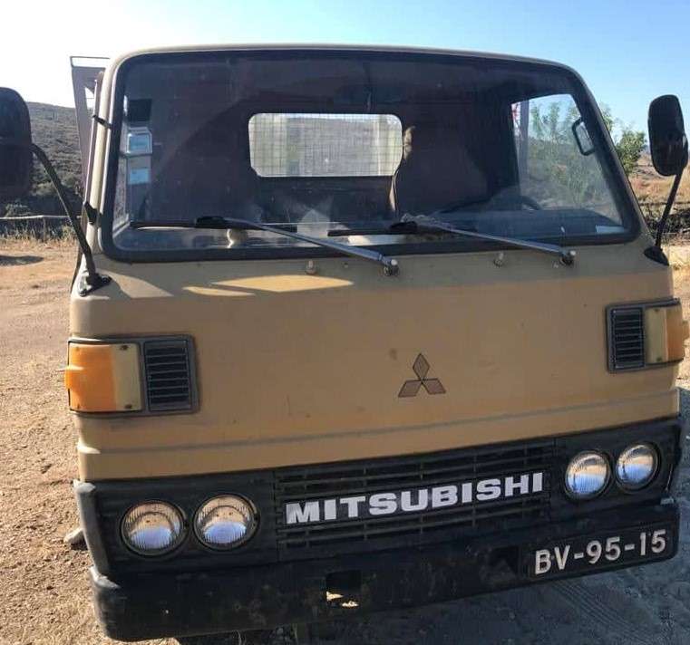 Mitsubishi Canter 183.000 Km Reais