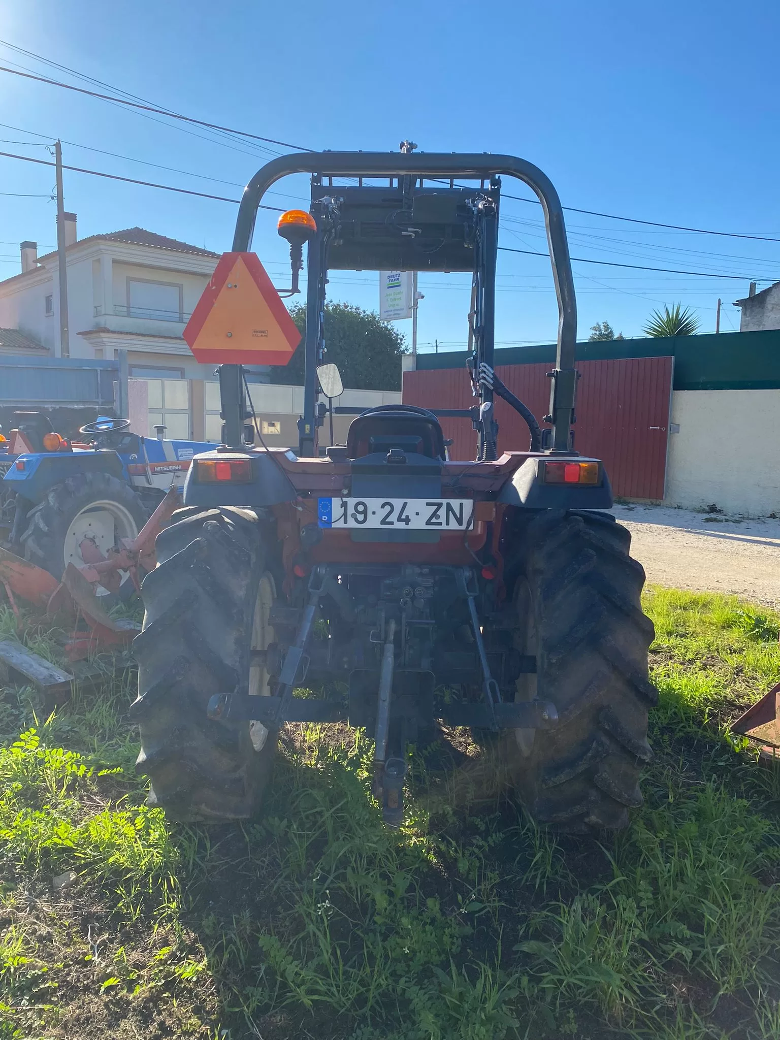 Tractor Agricola TYM T400 ( usado )