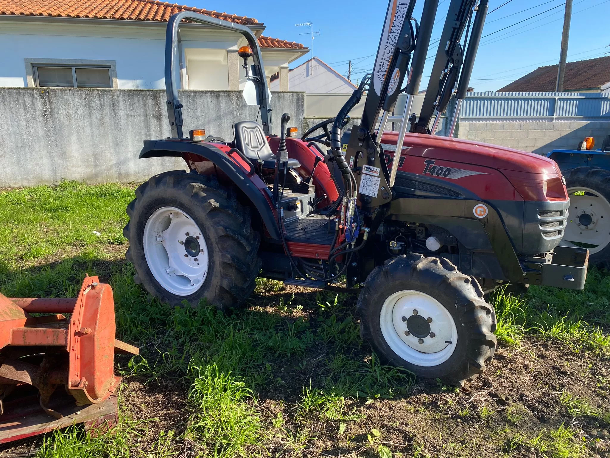 Tractor Agricola TYM T400 ( usado )